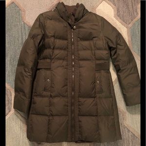 ❌SOLD ❌Women’s olive green puffer coat